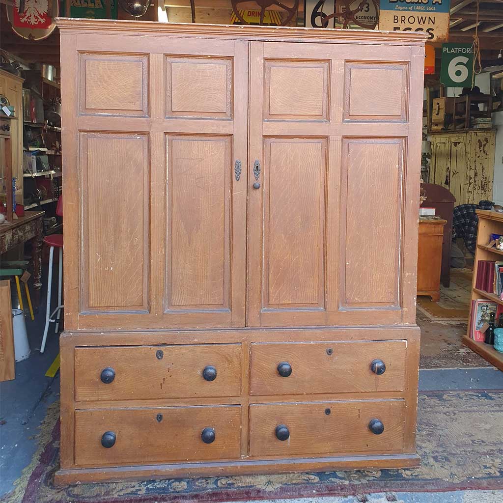 Drakelow barns Antique Furniture
